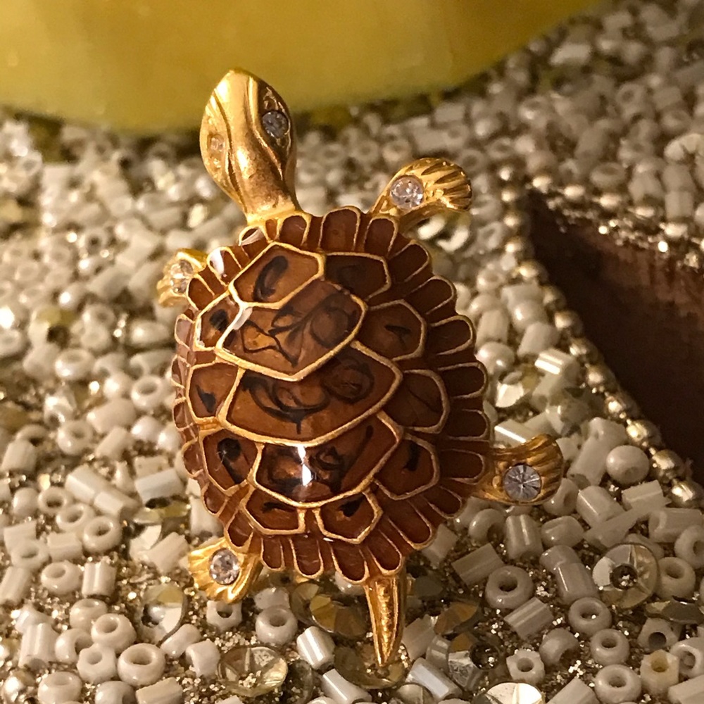 Mini Turtle brooch - Picture 6 of 8